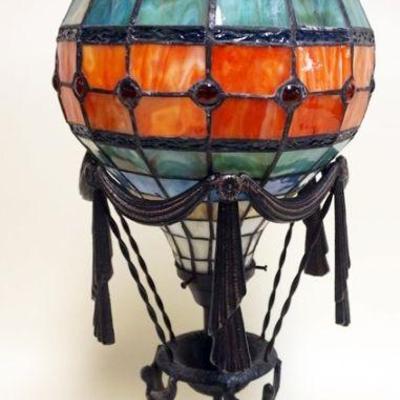 1075	CONTEMPORARY LEADED GLASS TABLE LAMP IN THE FASHION OF A HOT AIR BALLOON, APPROXIMATELY 27 IN H
