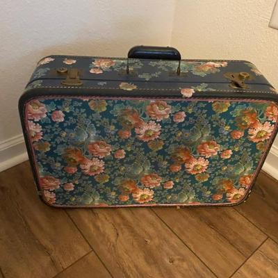 Vintage Suitcase - This is one of my favorite pieces so come buy it so I don't