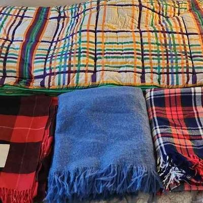 MME150 - Tartan Blankets And Large-Size Quilt