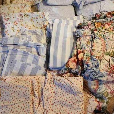 MME083 - Linens - Large Lot Assortment