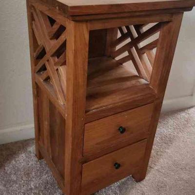 MME147 - 2-Drawer Solid Wood Nightstand