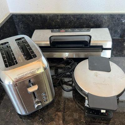 MME040- Waffle Maker, Toaster & Vacuum Food Sealer 