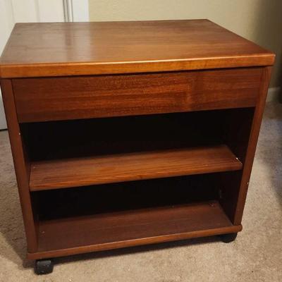MME155 - Nightstand
