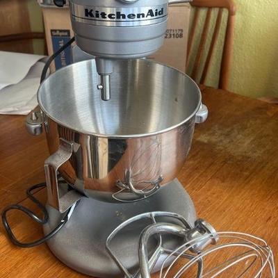 MME018- Kitchen Aid Stand Mixer With 5qt Bowl