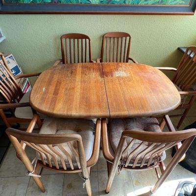 MME005- Mid Century Modern Wooden Table With (6) Chairs
