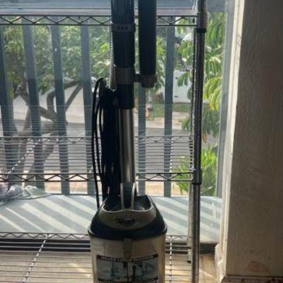 MME020- Shark Vacuum Cleaner 