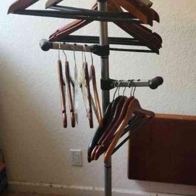 MME210 - Garment Rack With Hangers
