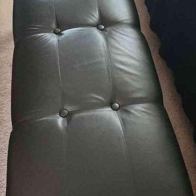 MME203 - Padded Leather Bench