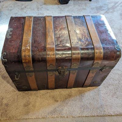 Antique 1900-1910 Yale & Towne Mfg. Co. Stamford, Connecticut, USA Hard Sided Travel Trunk/Chest with Key