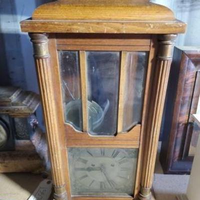 #15578 â€¢ Antique Wooden Clock
