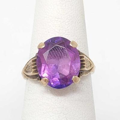 #872 â€¢ 10k Gold Ring With Sapphire
