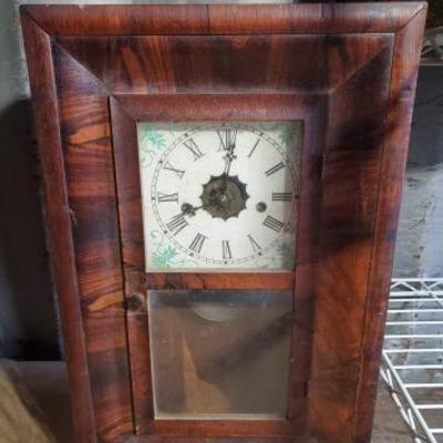#15580 â€¢ Vintage Wooden Clock
