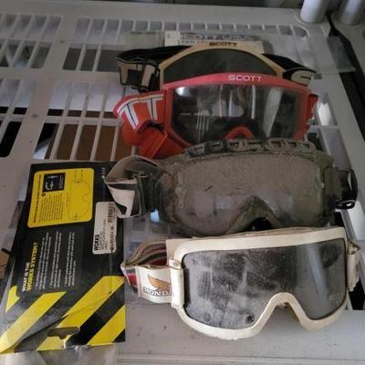 #15136 â€¢ 4 Motorcycle Goggles and Tare off Lenses
