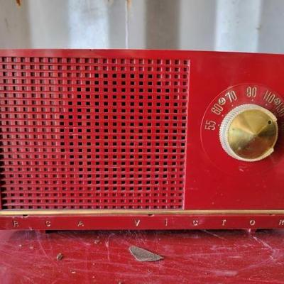 #15034 â€¢ Vintage RCA Victor Radio

