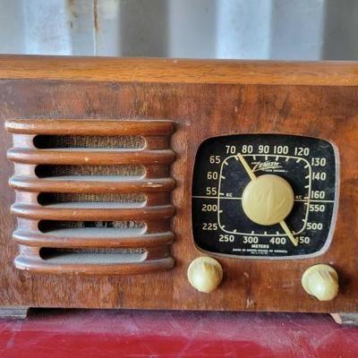 #15022 â€¢ Vintage Zenith Radio
