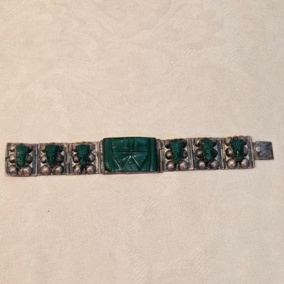 https://www.auctionninja.com/stress-free-estate-services-llc/sales/details/important-collection-advertising-ephemera-glass-bottles-photos...