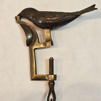 https://www.auctionninja.com/stress-free-estate-services-llc/sales/details/important-collection-advertising-ephemera-glass-bottles-photos...