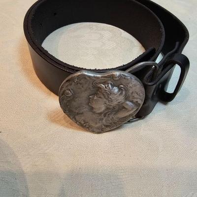 https://www.auctionninja.com/stress-free-estate-services-llc/sales/details/important-collection-advertising-ephemera-glass-bottles-photos...