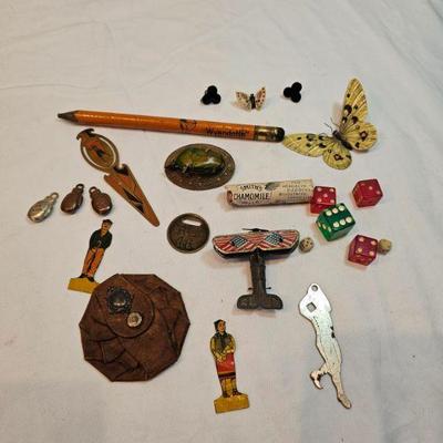 https://www.auctionninja.com/stress-free-estate-services-llc/sales/details/important-collection-advertising-ephemera-glass-bottles-photos...