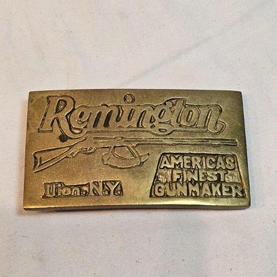 https://www.auctionninja.com/stress-free-estate-services-llc/sales/details/important-collection-advertising-ephemera-glass-bottles-photos...