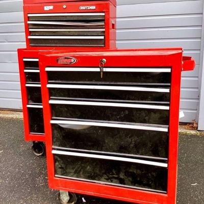ARKA933 Red Metal Tool Storage Drawers	1 Red metal Craftsman wheeled 4 drawer tool chest. Â 1 Craftsman 4 pull-out drawer tool box with...