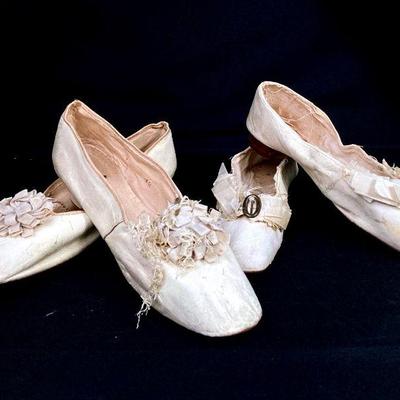 BIHY968 Womens Pre 1850's Leather Straight Shoes	2 pairs antique white leather straight shoes - there is no left or right with this...