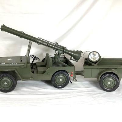 BIHY212 Vintage 1960â€™s Hasbro G.I. Joe Combat Jeep With Trailer	1960's original G.I Joe Combat Jeep HQ-26 7000 with Trailer, gun...