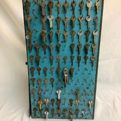 BIHY826 Vintage Locksmith's Key Blank Display	Vintage locksmith's display for key blanks. 200 hooks are marked out for house, padlock and...