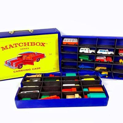BIHY937 Vintage Assortment Of Lesney Matchbox Cars & Case	Blue and yellow Matchbox series vinyl case with 2 divided trays for car...