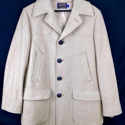 BIHY954 Men's Pendelton Wool Coat	Heathered tan, Mackinaw or Beaumont wool coat by Pendleton Woolen Mills, Portland OR. Â Size 40....