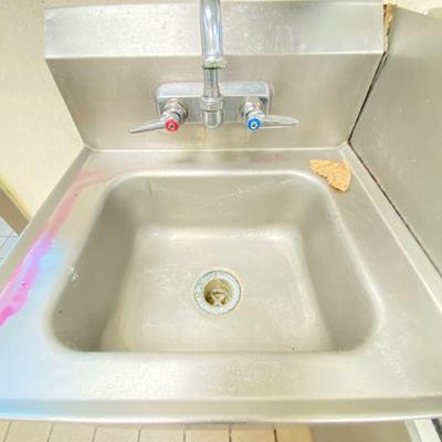 https://auctions4america.proxibid.com/Auctions-4-America/Bar-and-Lounge-Complete-Kitchen-Dining-Room/event-catalog/255252