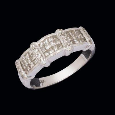 18K GOLD PRINCESS CUT AND ROUND DIAMONDS RING