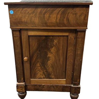 19TH C ANTIQUE AMERICAN EMPIRE MAHOGANY LIFT TOP COMMODE / WASH STAND