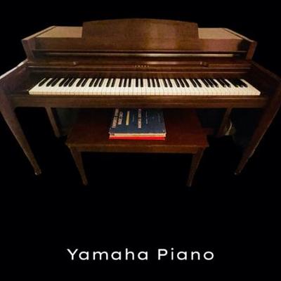 Yamaha 1972 Spinet Piano