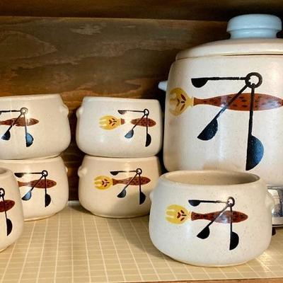 Vintage 1960s Westbend Pottery USA Bean Pot and Bowls Set
