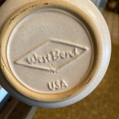 Vintage 1960s Westbend Pottery USA Bean Pot and Bowls Set