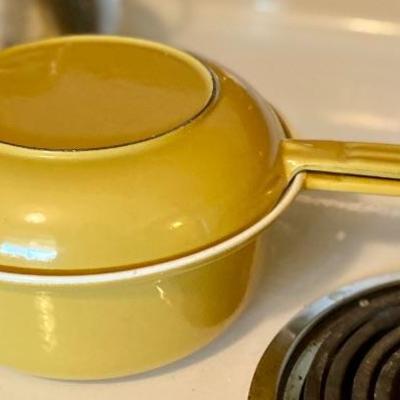 Vintage Descoware Belgium Yellow cast iron enamel sauce pan skillet lid 2 qt
