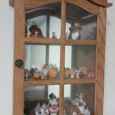 Wall hung curio