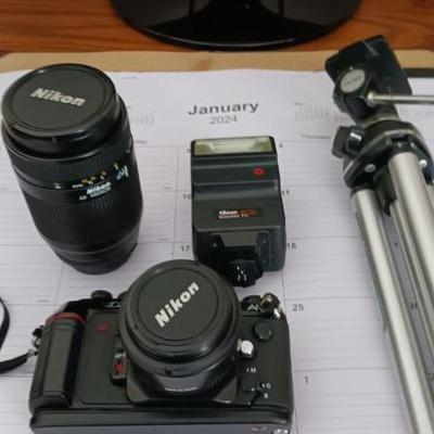 Nikon 2020 35 mm camera/accessories
