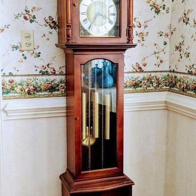 Ridgeway Grandmother TEMPUS FUGIT clock. 3 weights 72" tall.