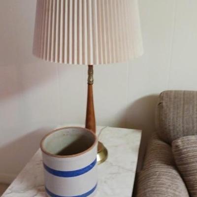 Mid century lamp, small blue banded crock