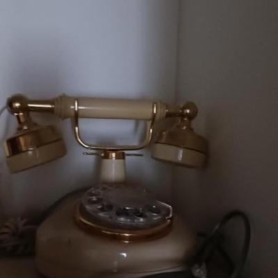 Hollywood Regency style dial telephone