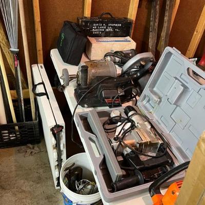 Assorted power tools