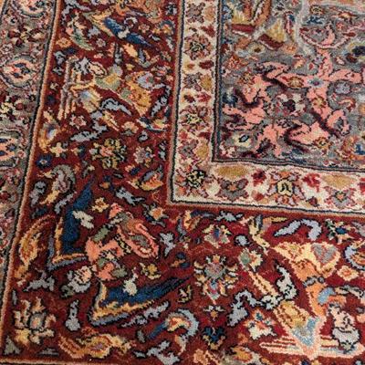 10'7" x 8'8" Wool rug