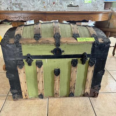 Vintage Trunk 