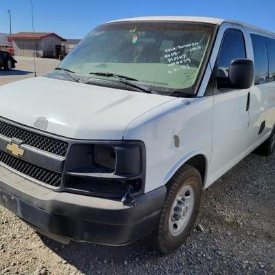 #940 â€¢ 2003 Chevrolet Express Van
