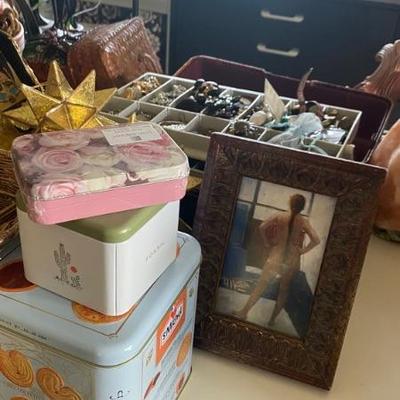 crafting and jewelry making supplies