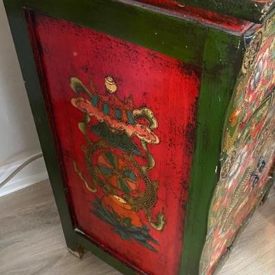 small painted asian cabinet 28 x 18 x 14