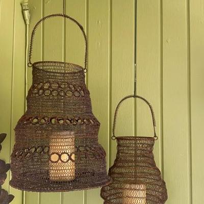 Hanging metal baskets 21" and 19"