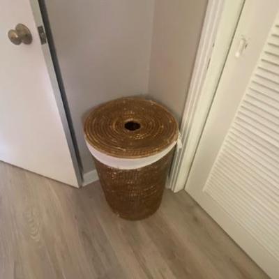 Basket withl lid